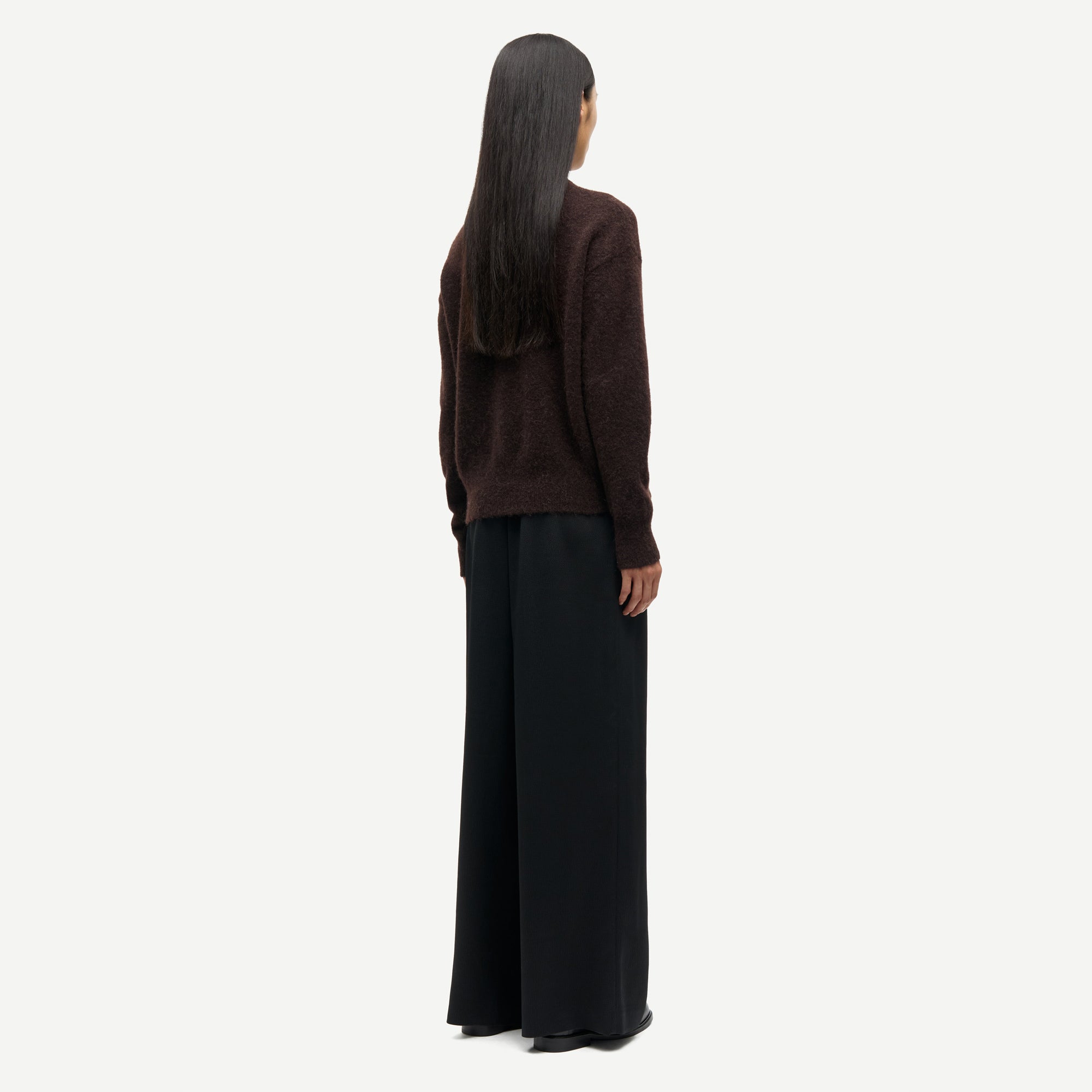 Anour O-Neck - Black Coffee