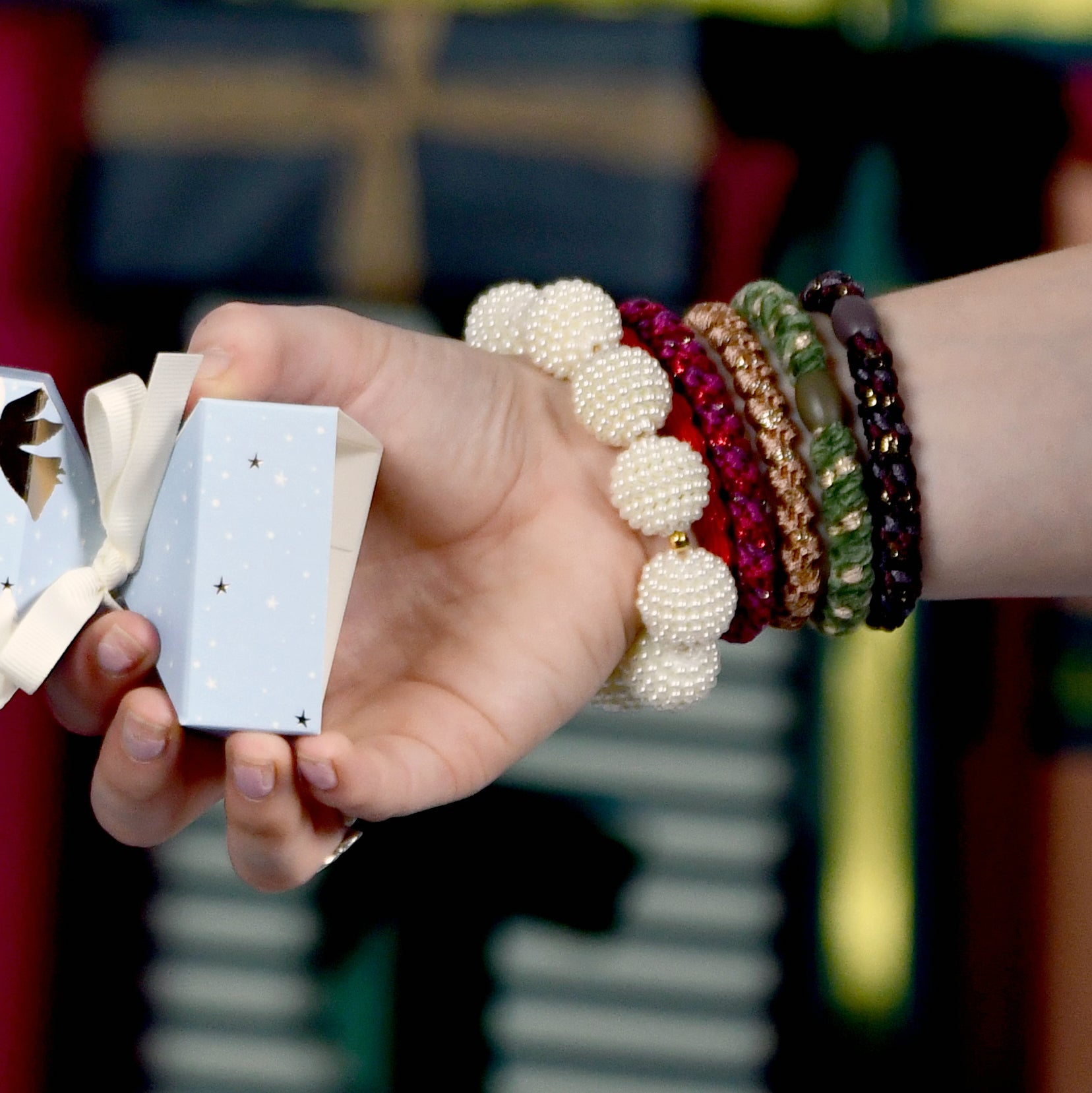 Textured Pearl Round Bobble - Pearl