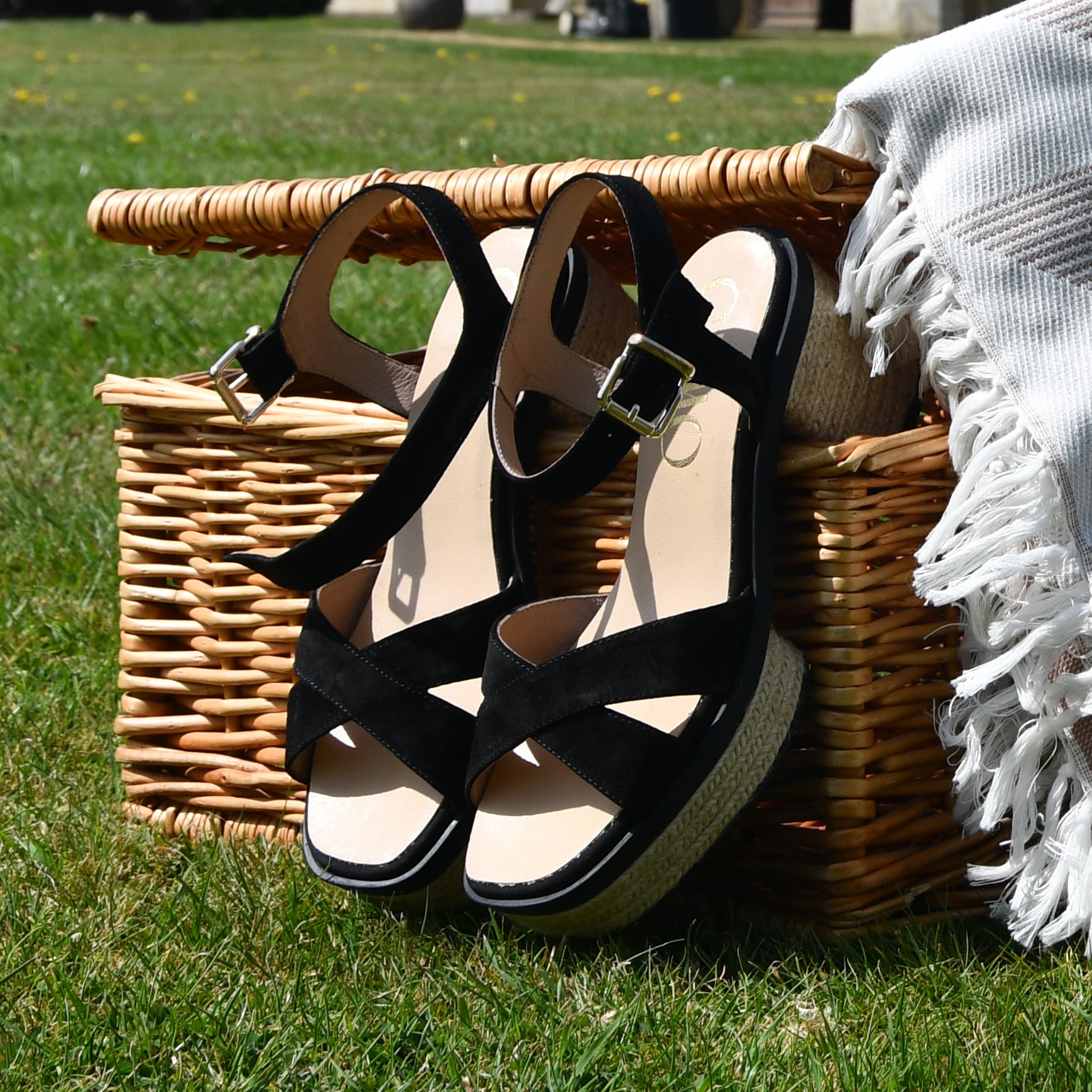 Manu Suede Sandal - Black