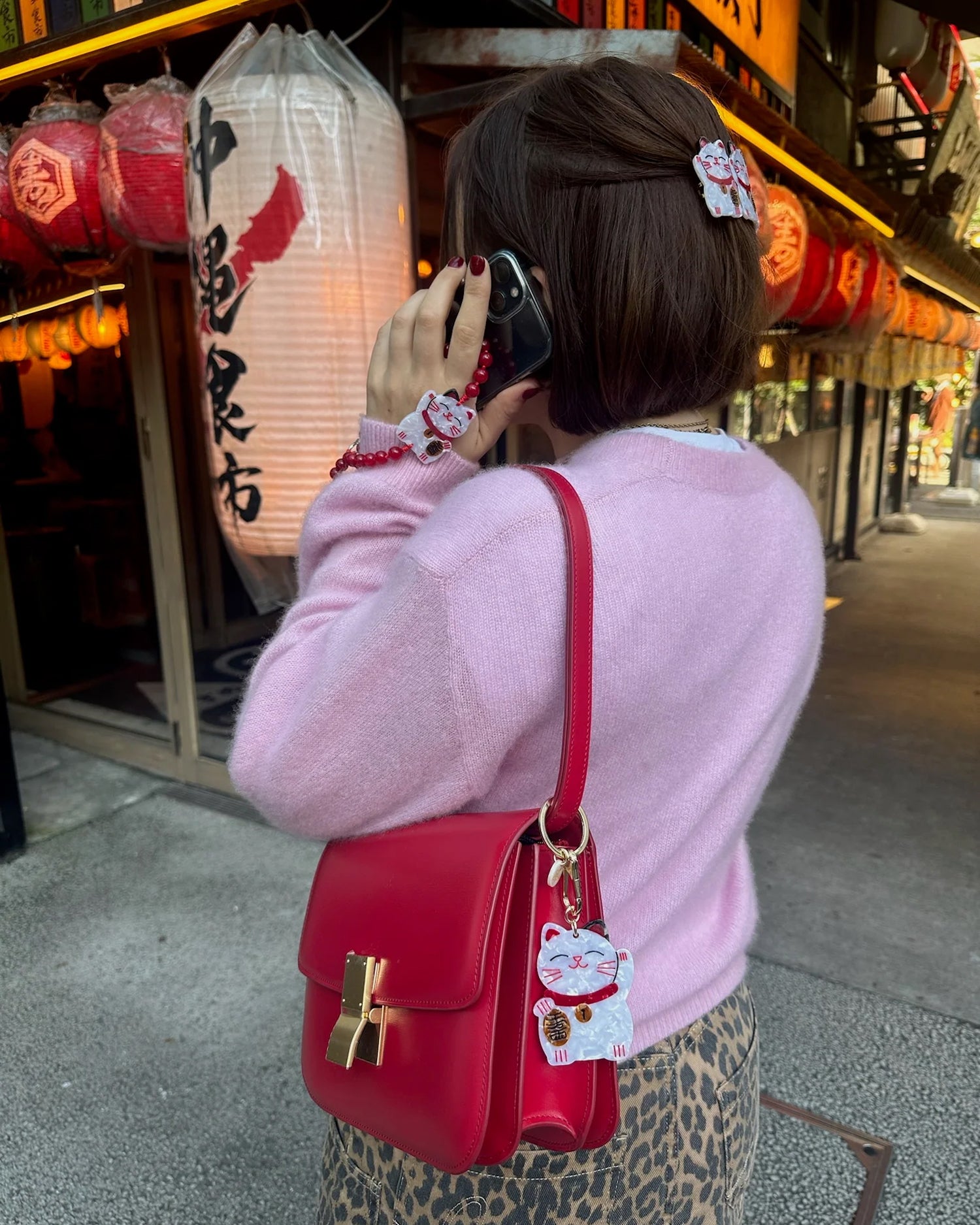 Lucky Cat Keyring - White/Red