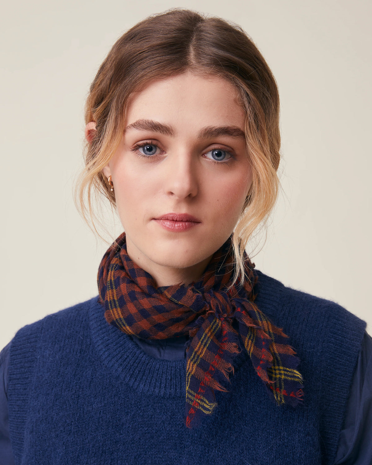 No.849 100% Wool Large Gingham Scarf - Violin - Navy/Brown