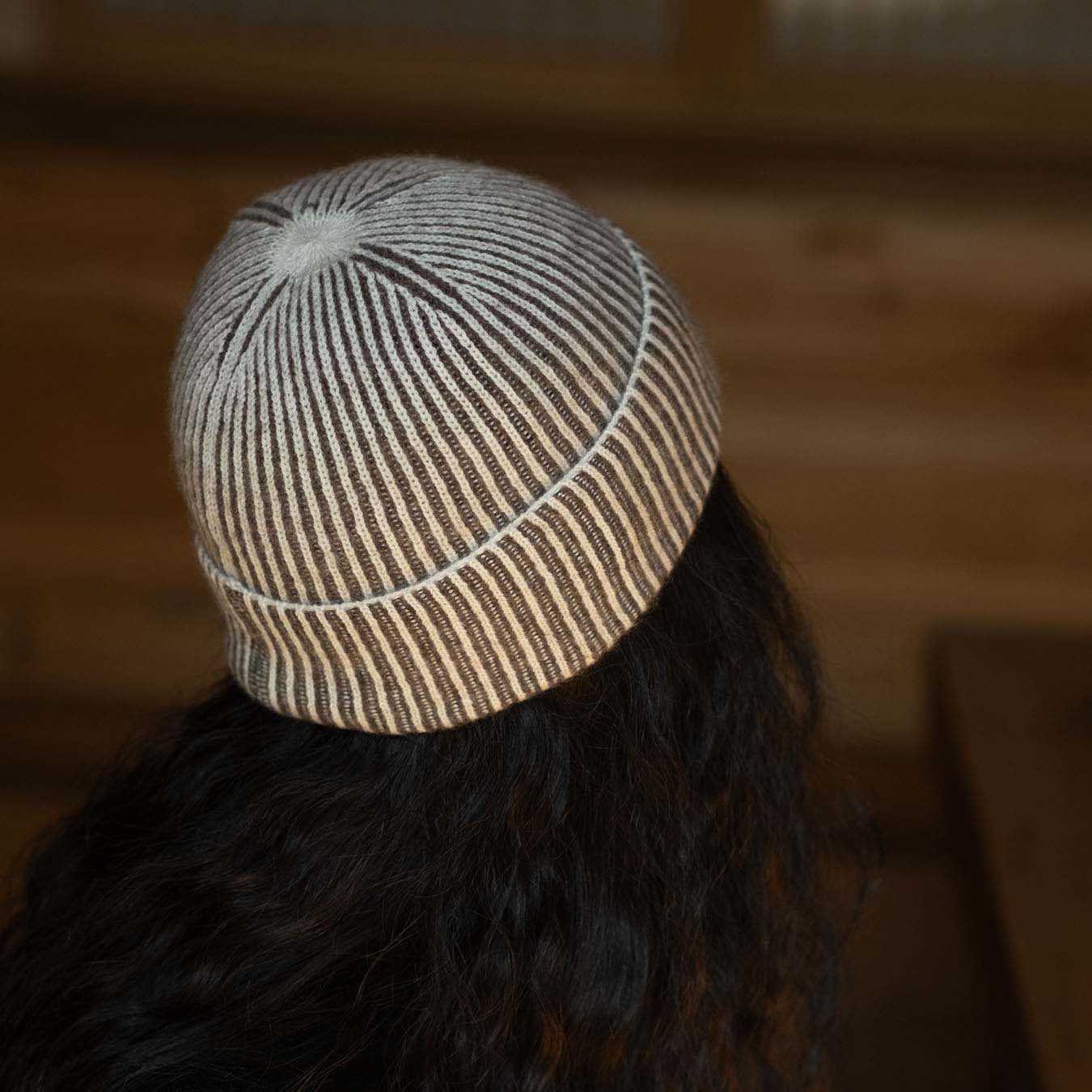 Ribbed Beanie - Brown