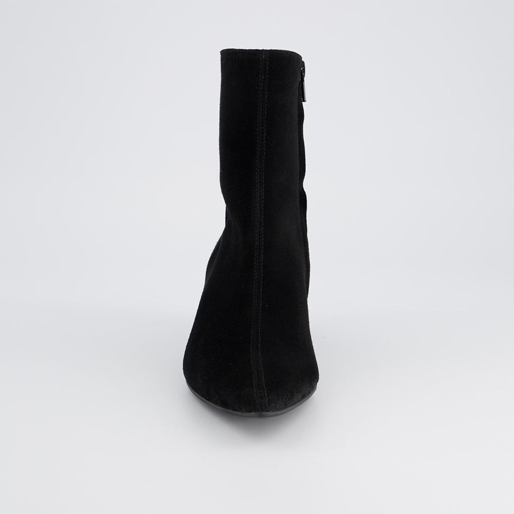 Pointed Suede Boot - Black