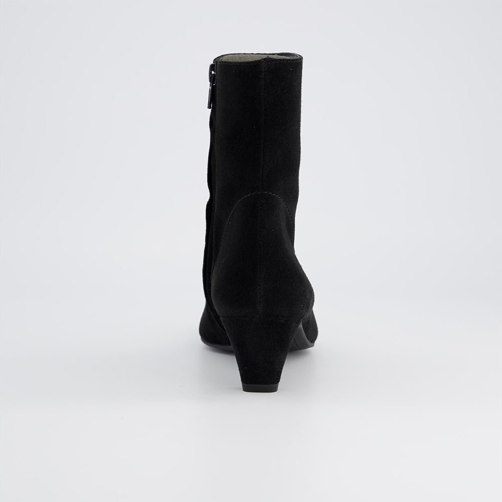 Pointed Suede Boot - Black