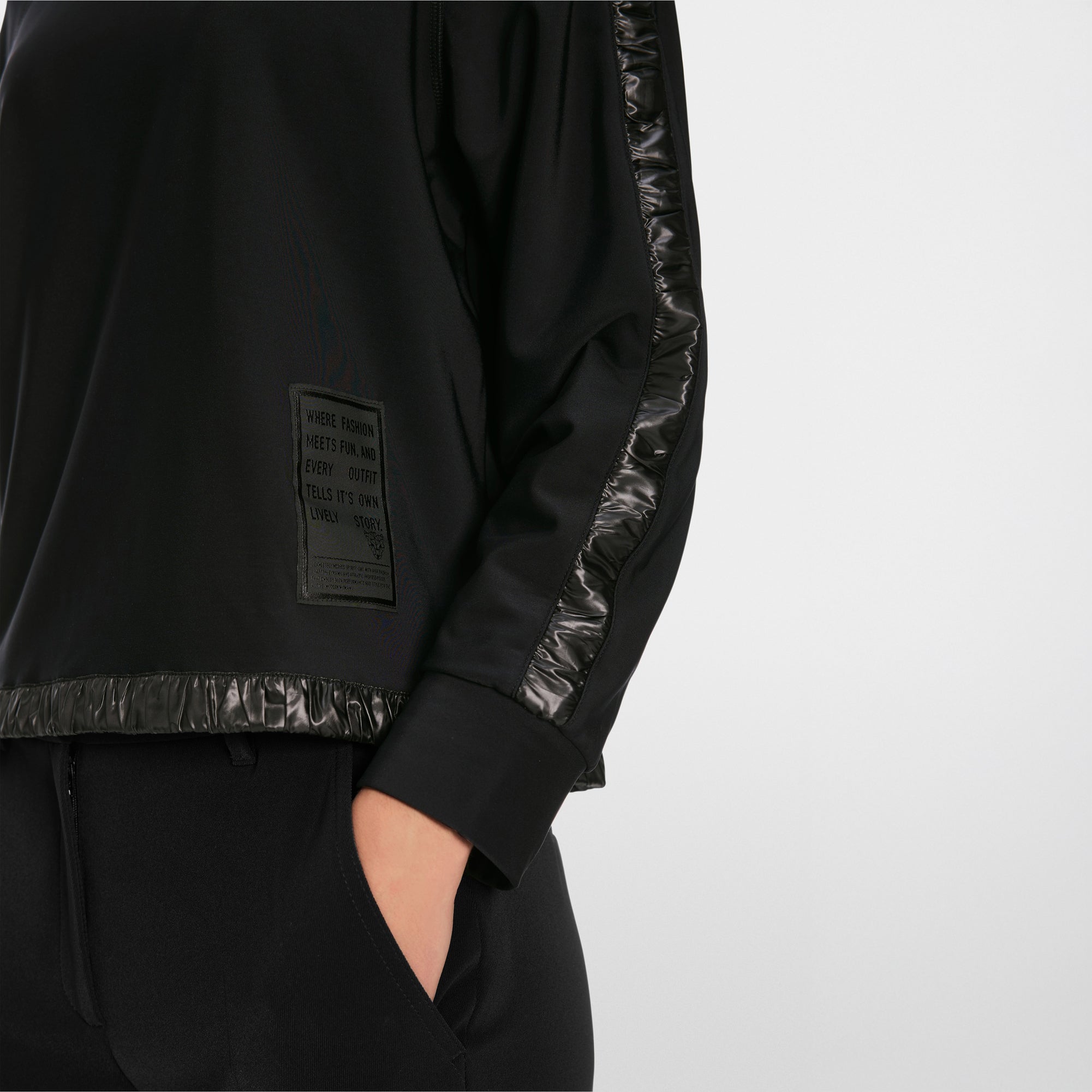 Quilted Pocket Sports Zip Top - Black