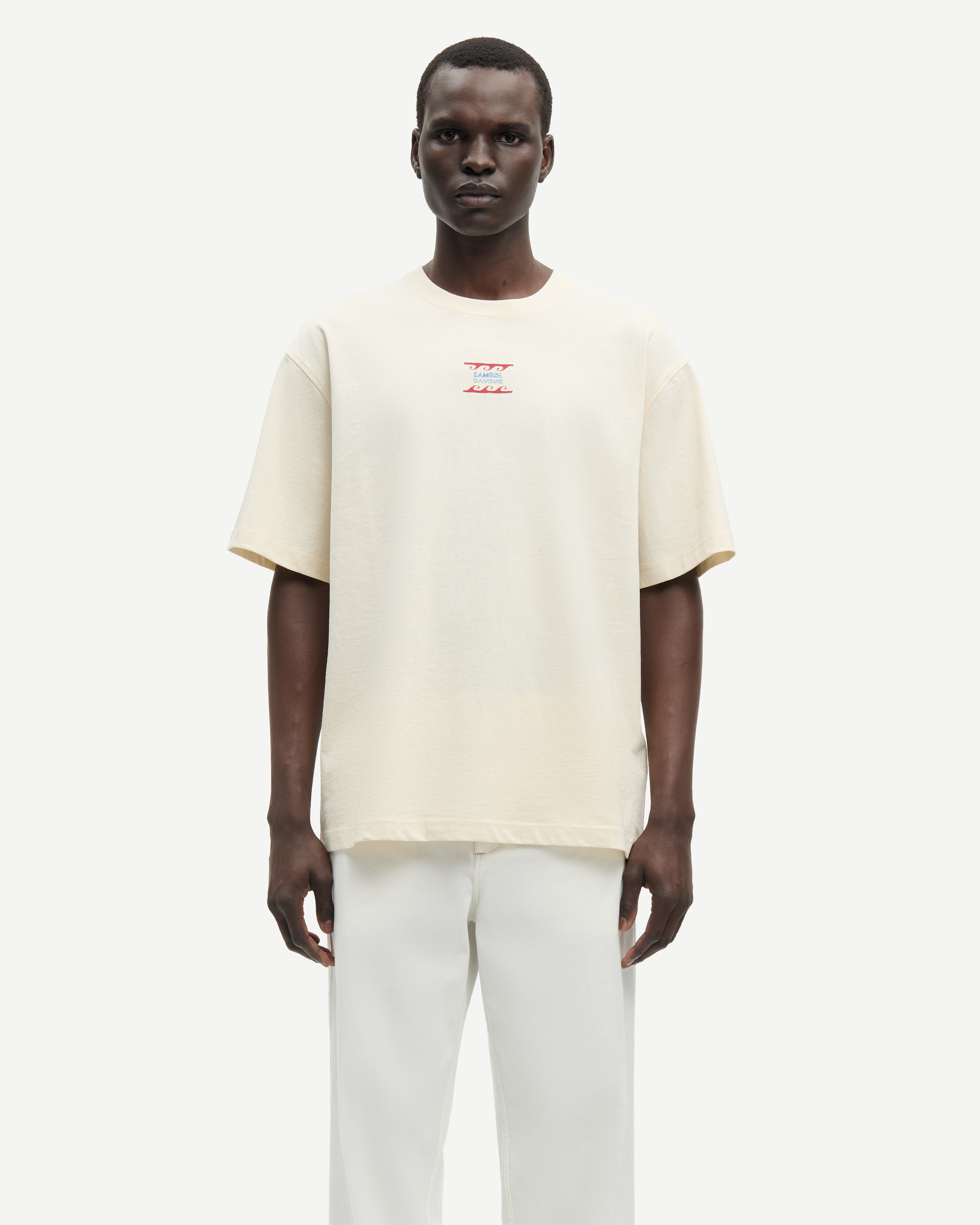 Sagergei T-Shirt - Neutral Leisure