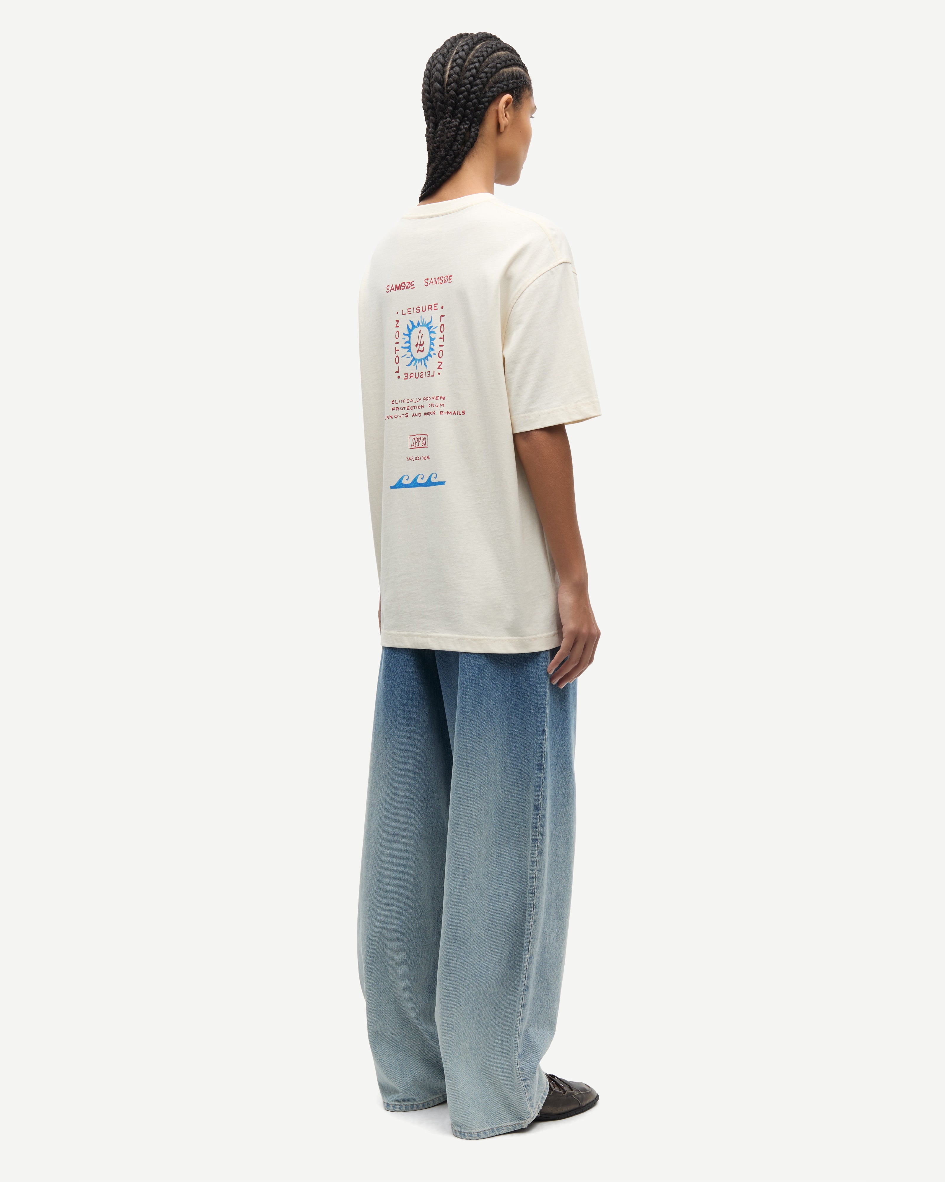 Sagergei T-Shirt - Neutral Leisure