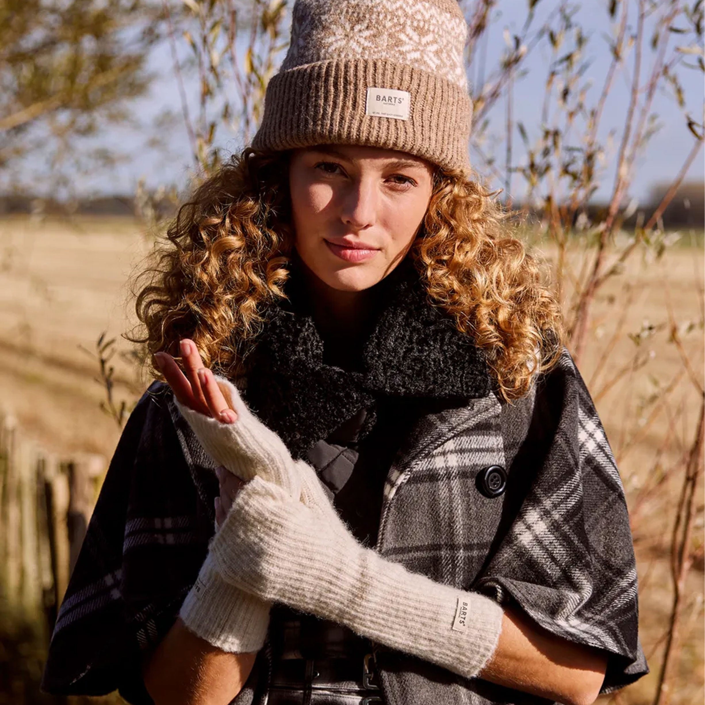 Darty Fingerless Gloves - Cream