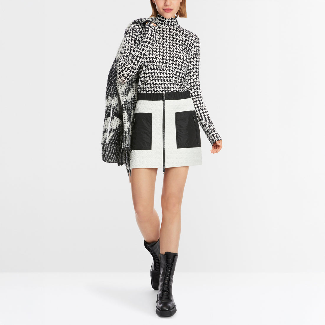 Star Fitted Polo Top - Black And White