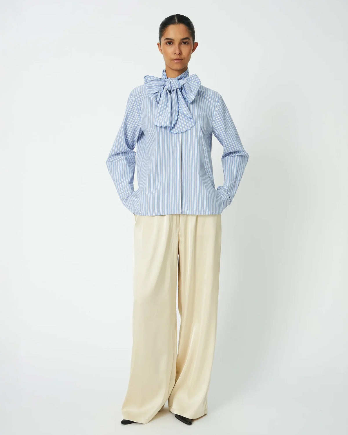 Striped Scallop Bow Shirt - White With Blue Stripes