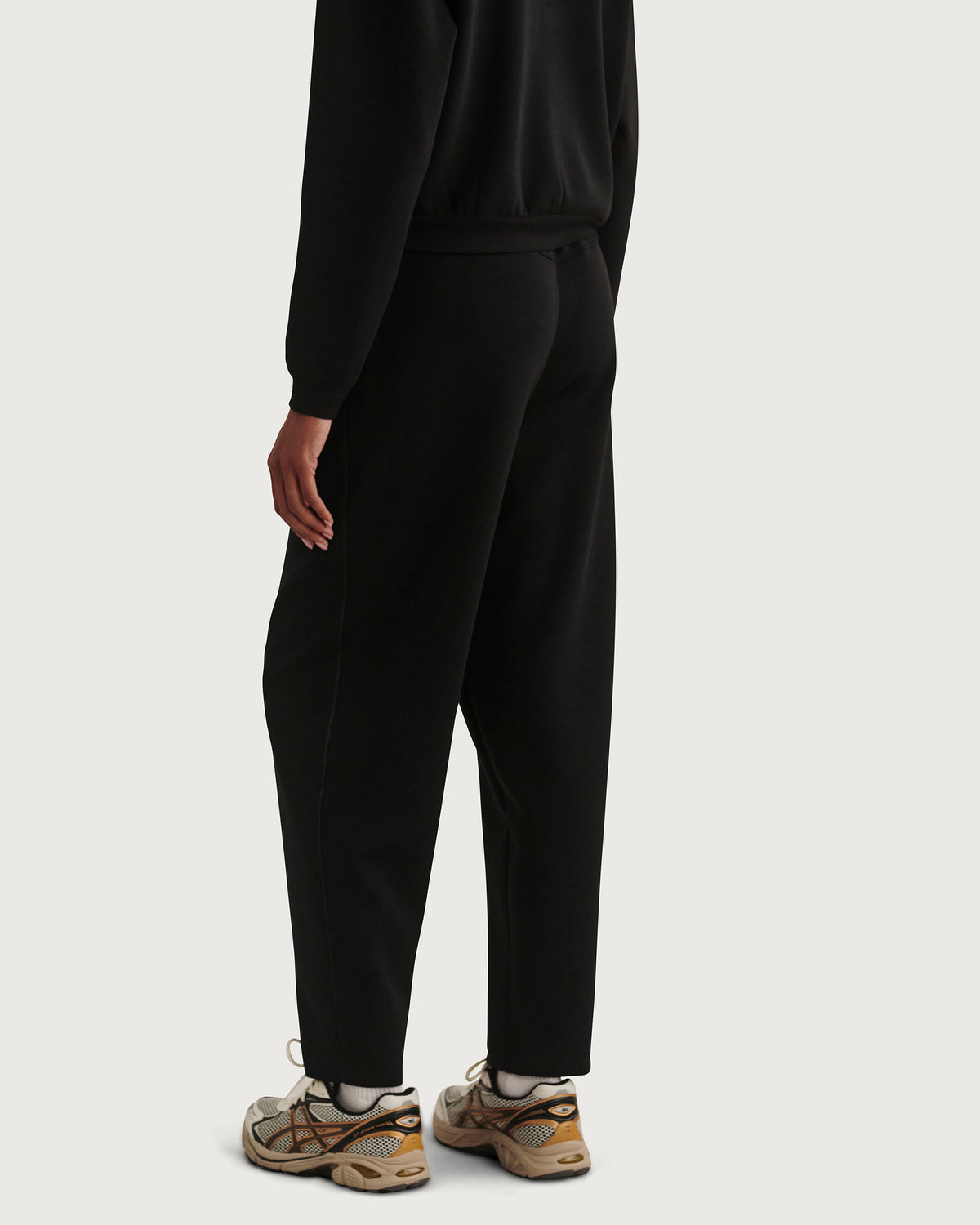 Wilfred Barrel Jogger 29 - Black