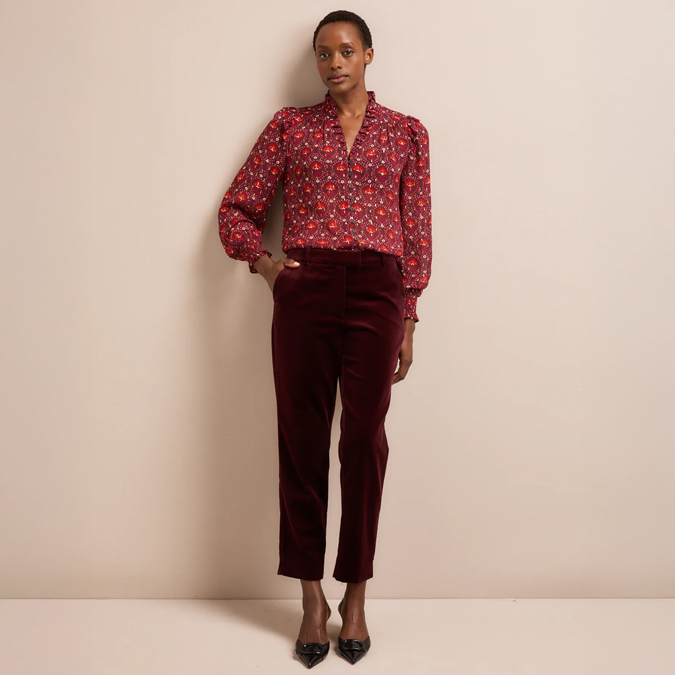 Stella V-Neck Long Sleeve Blouse - Rust/Burgundy Carnation Print