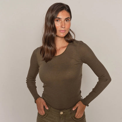 Elaine Round Neck Long Sleeve Seamless Tee - Sea Turtle