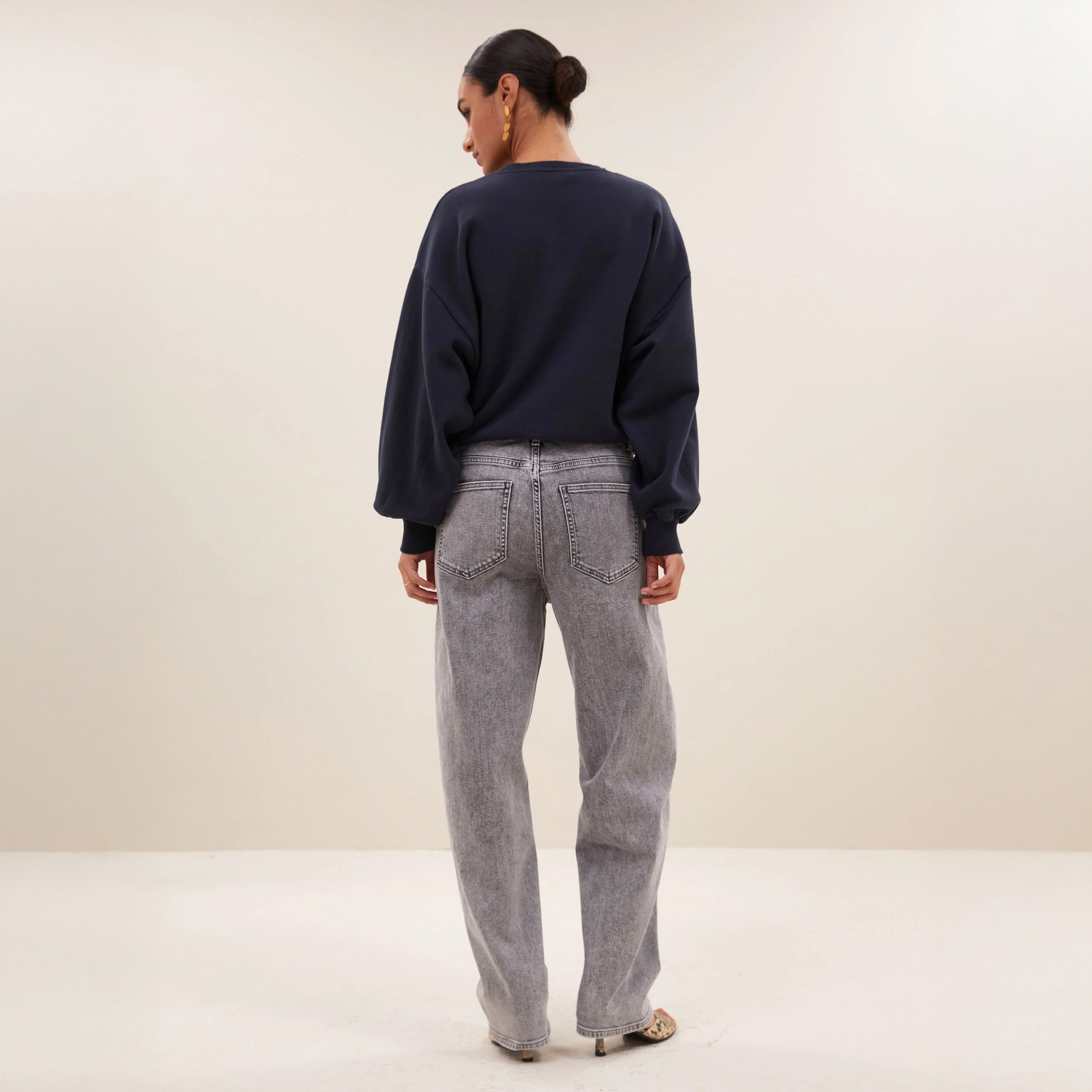 Salut Sweater - Midnight
