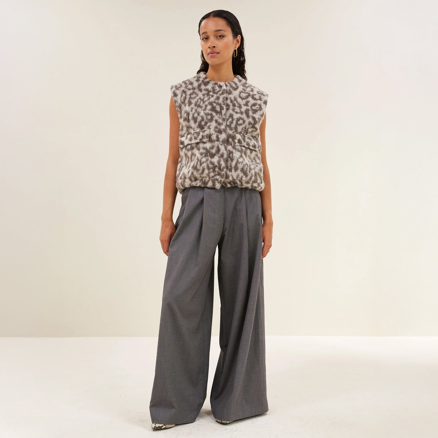 Maggie Leopard Gilet - Leopard Print