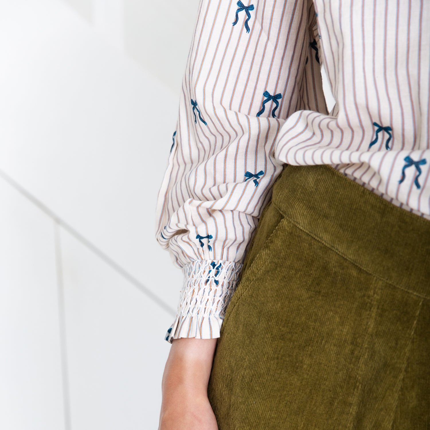 Aida Bow Print Shirt - Stripe