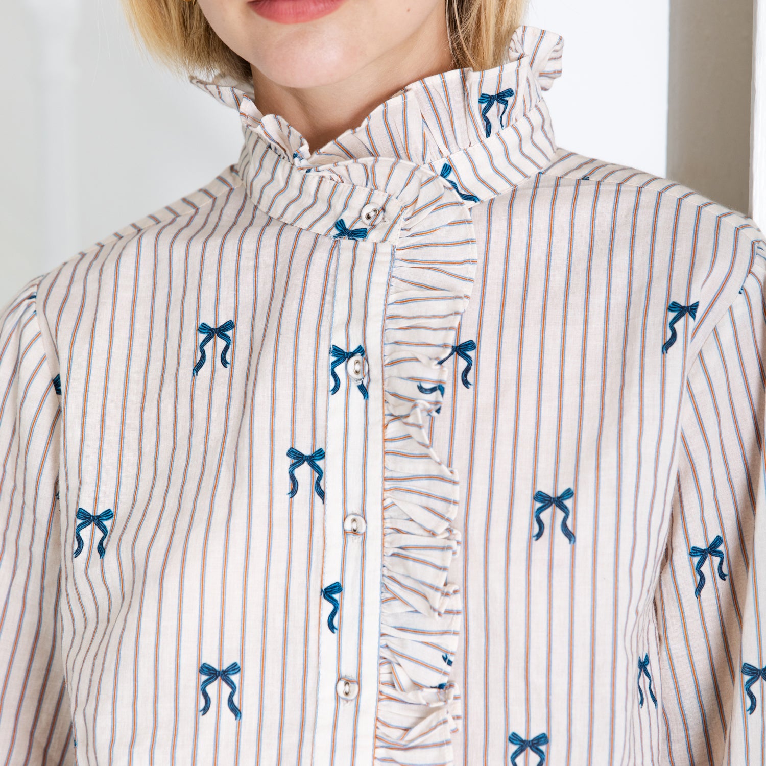 Aida Bow Print Shirt - Stripe