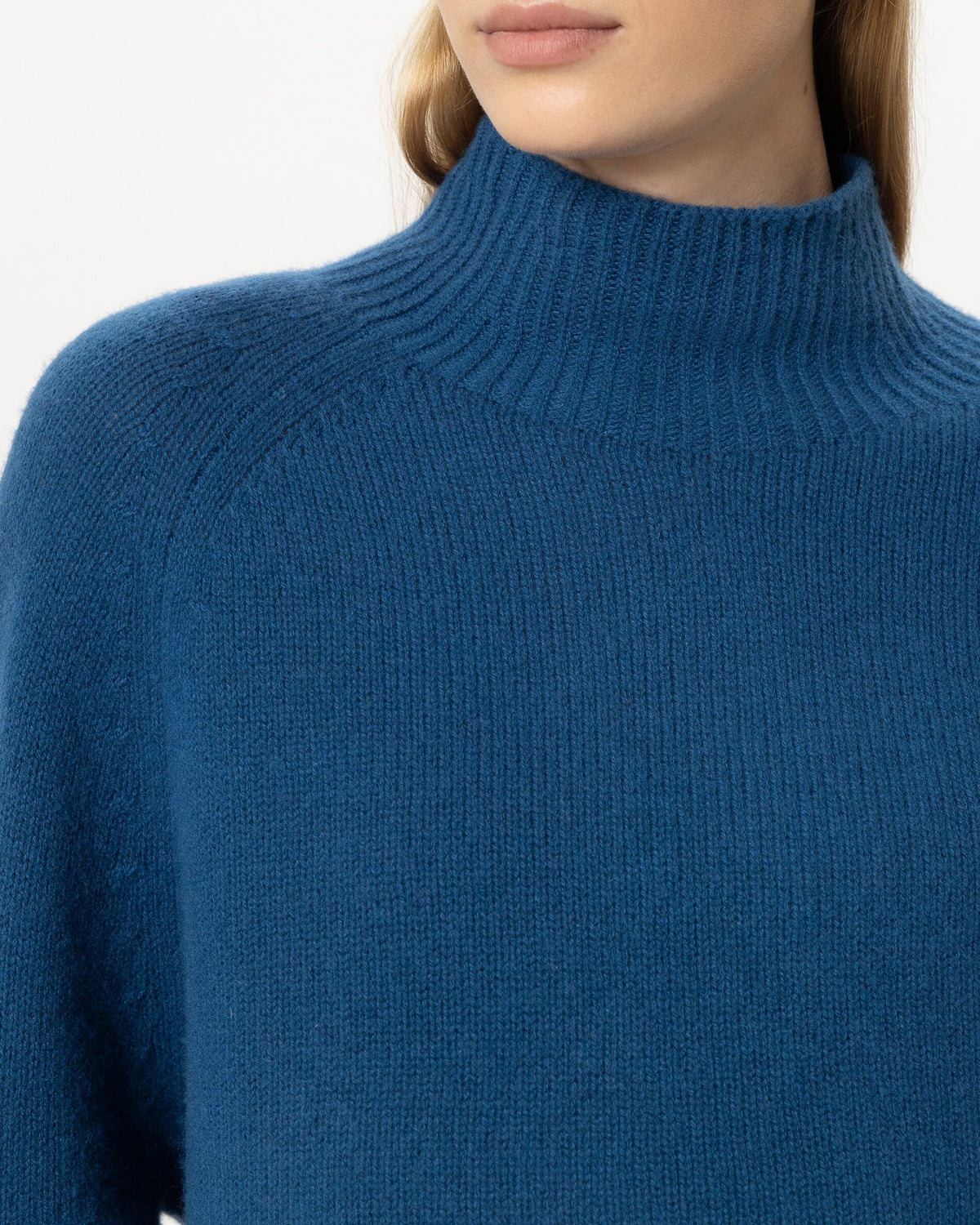 Cashmere Blend Turtleneck Knit - Sapphire