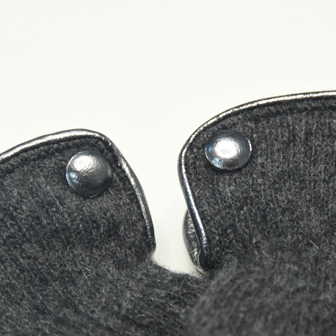 Wool Button Glove - Grey