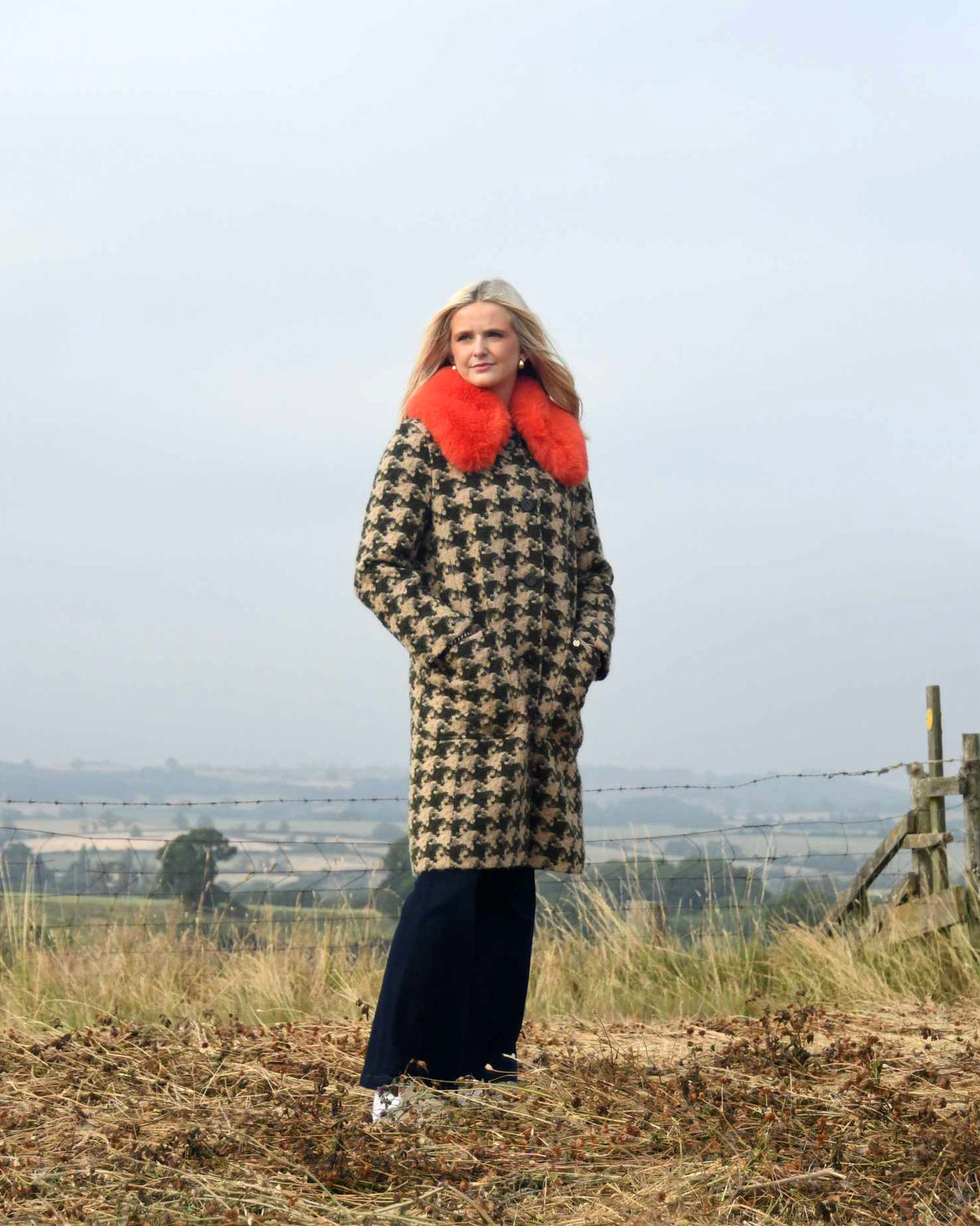 Dogtooth Coat Orange Collar - Green/Beige