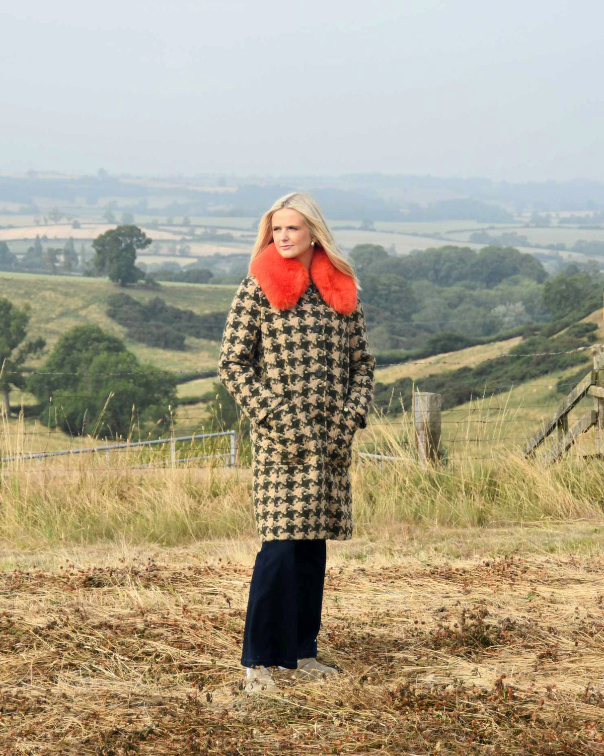 Dogtooth Coat Orange Collar - Green/Beige