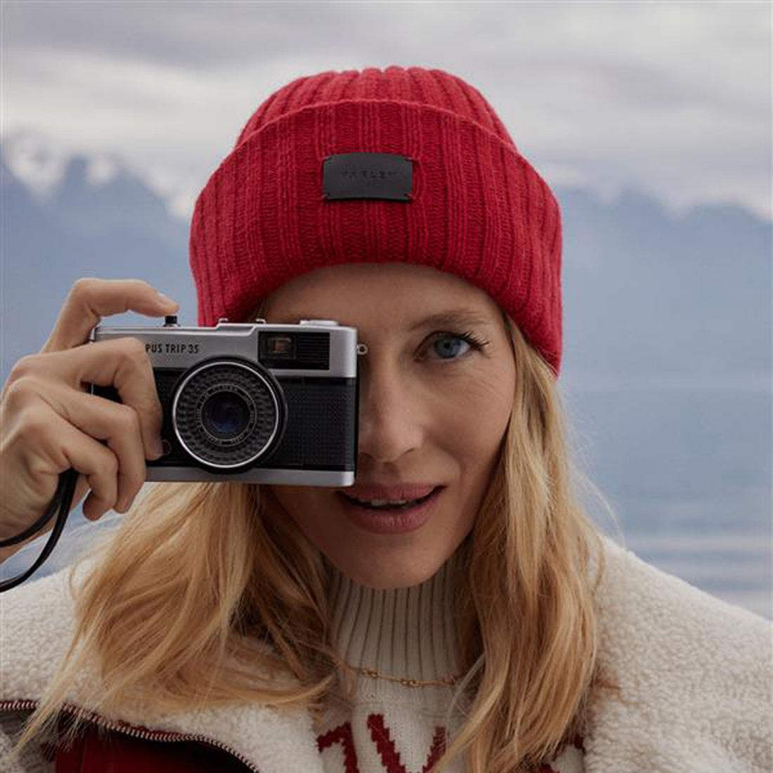 Elva Chunky Rib Beanie - Red Dahlia