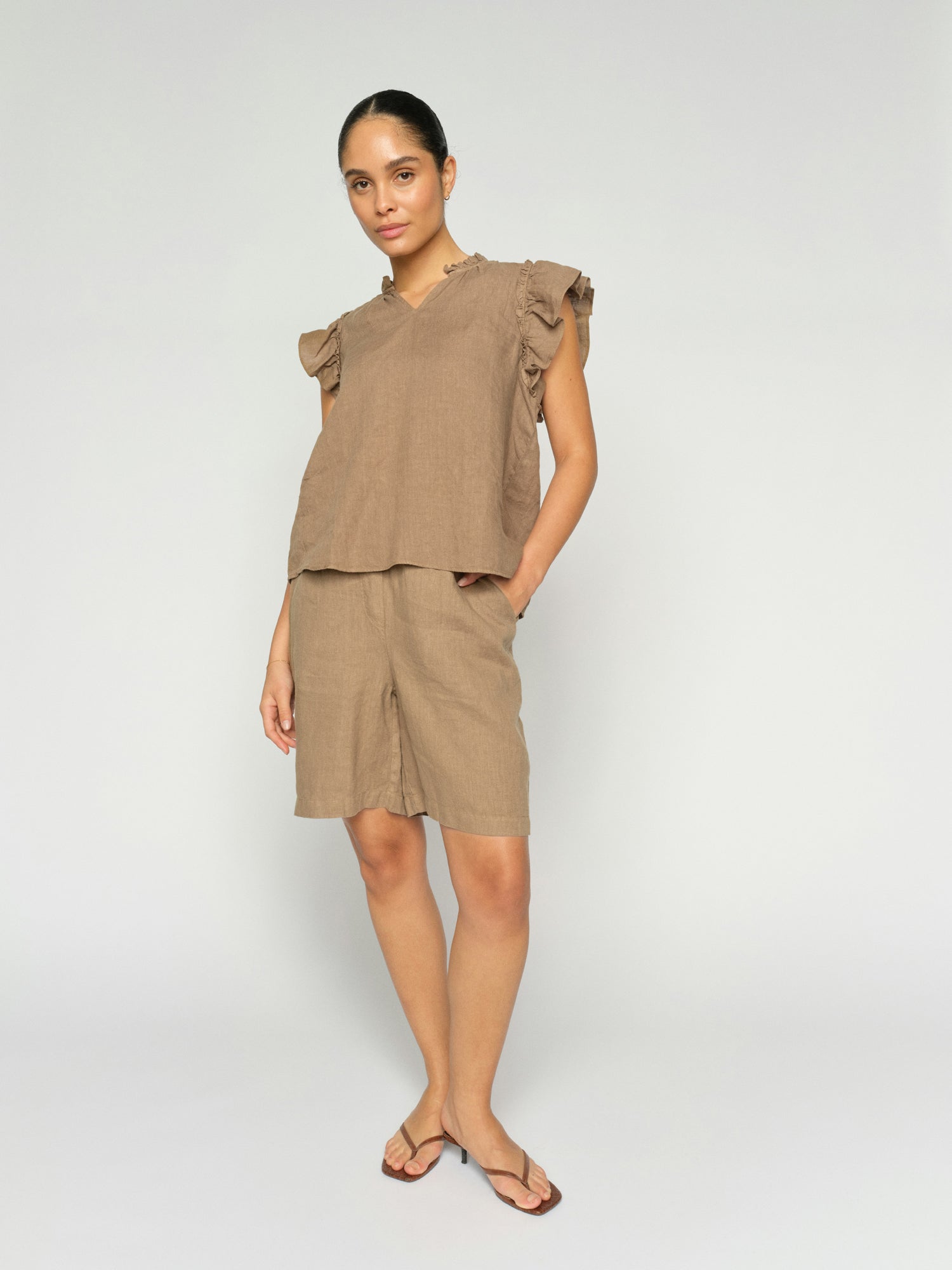 Emmie Linen Bermuda Shorts - Petrified Oak