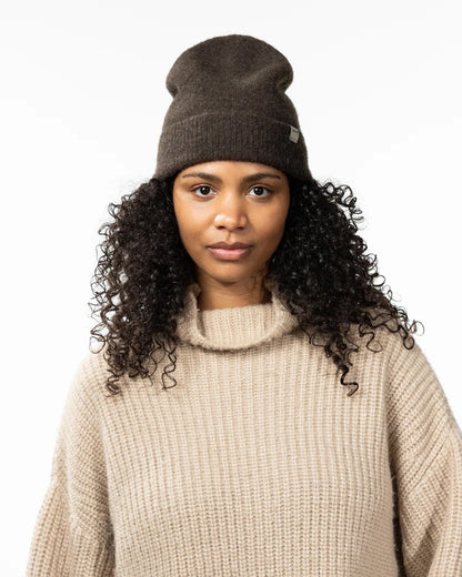 Fhearna Beanie - Dark Brown