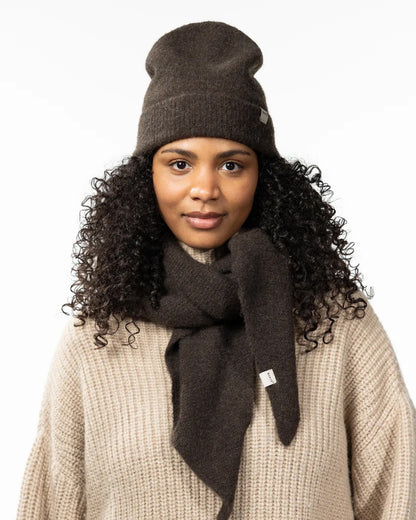 Fhearna Beanie - Dark Brown