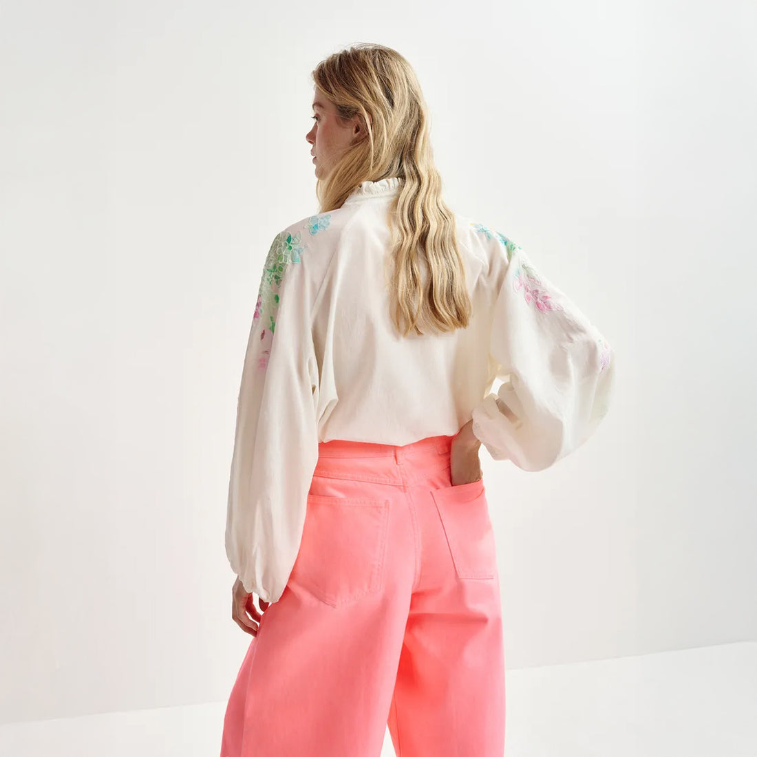 Hitrus Appliqued Detail Top - Off White