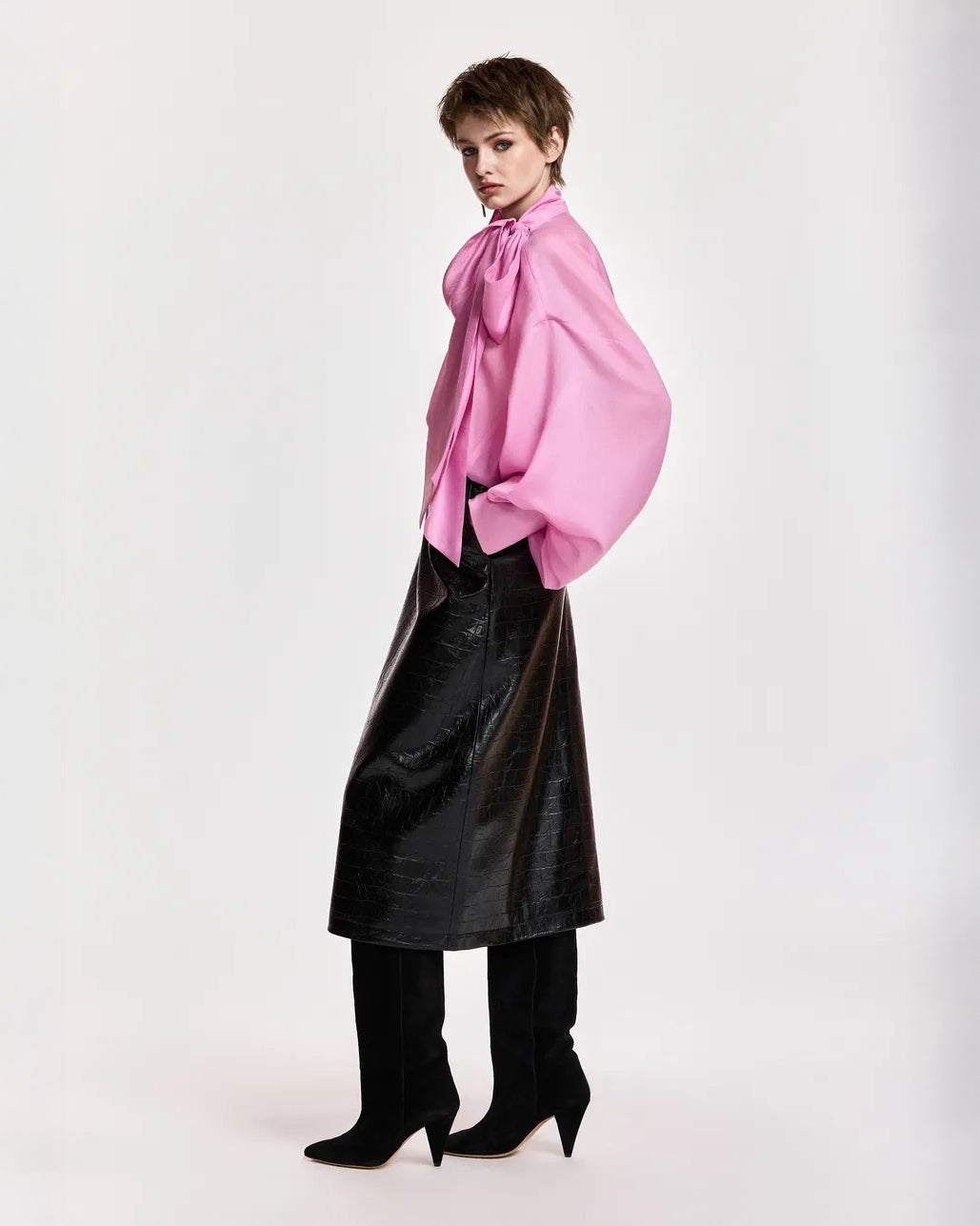 Karismatic Pussy Bow Tie Top - Millenial Pink