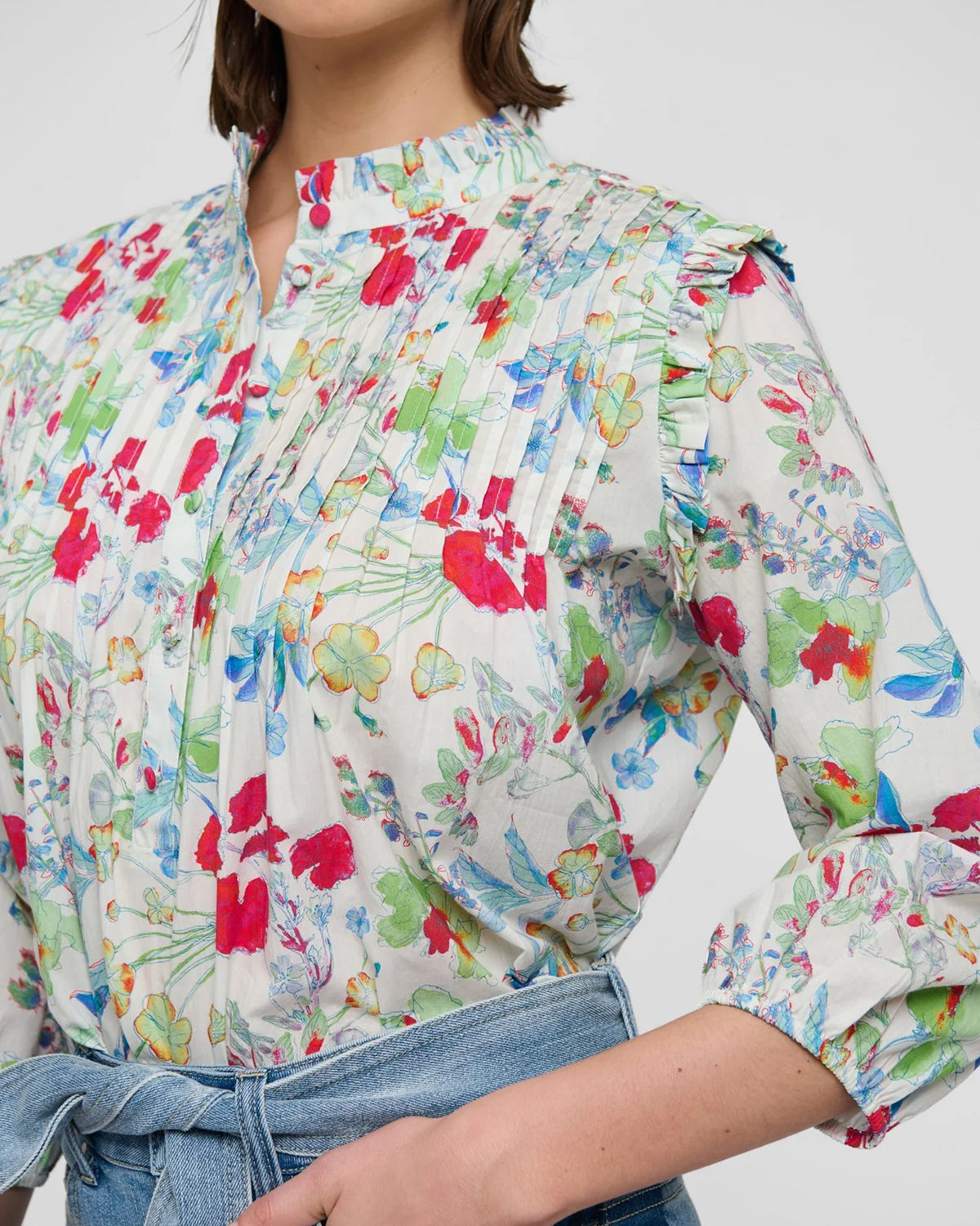 Line Blouse With Ruffles - Fleurette Leche