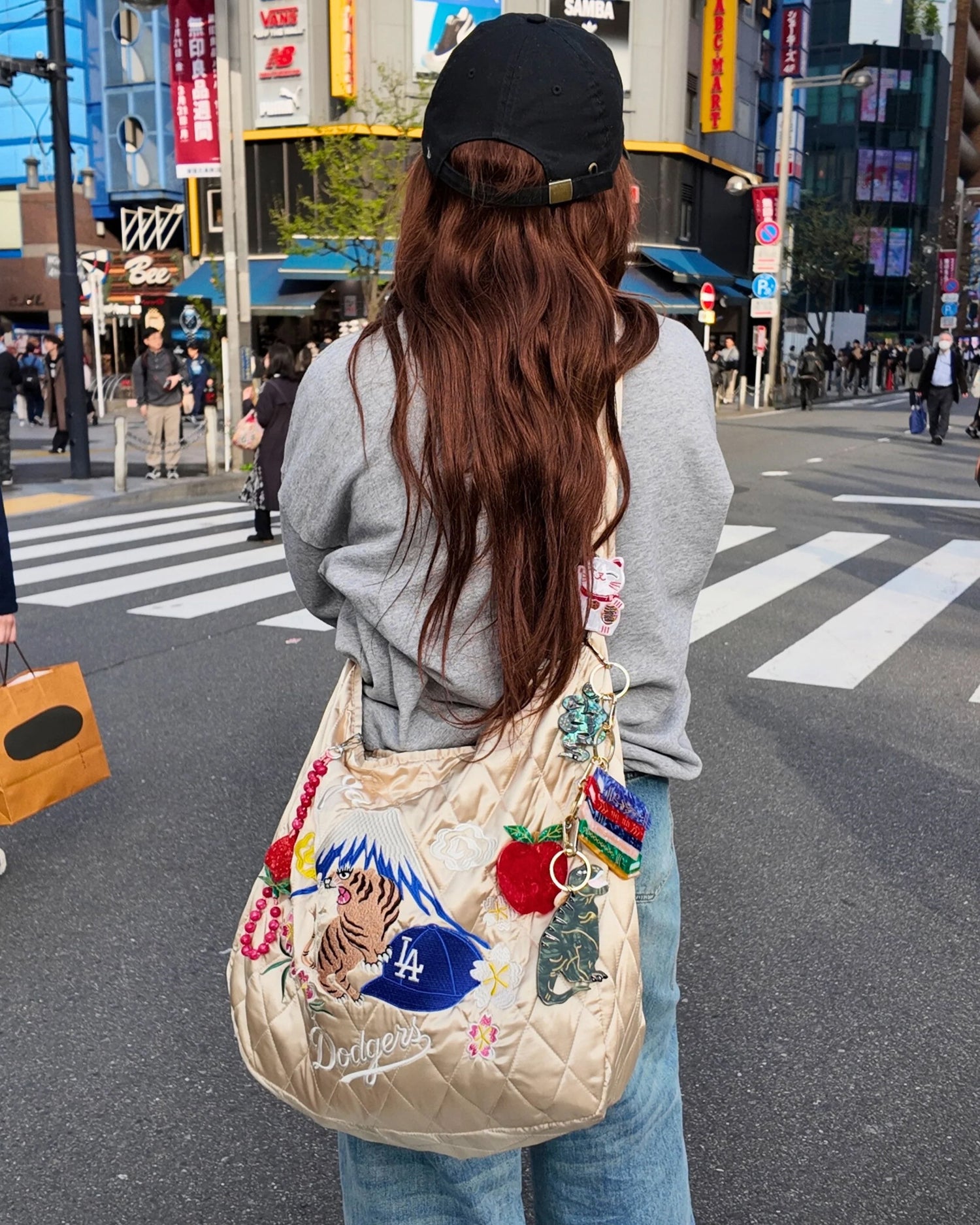 Lucky Cat Keyring - White/Red