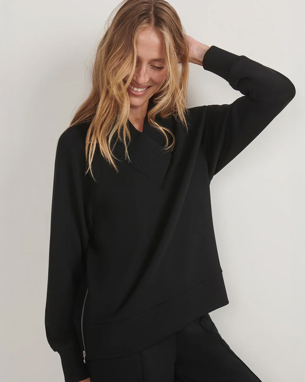 Macie Zip Hem Sweat - Black