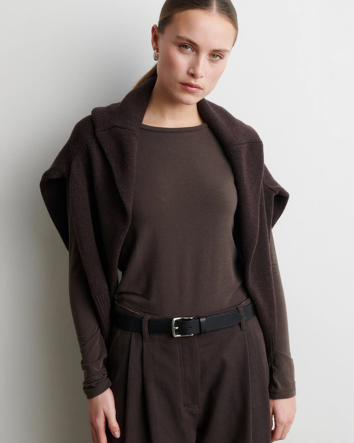 Matima O-Neck Tee - Dark Brown