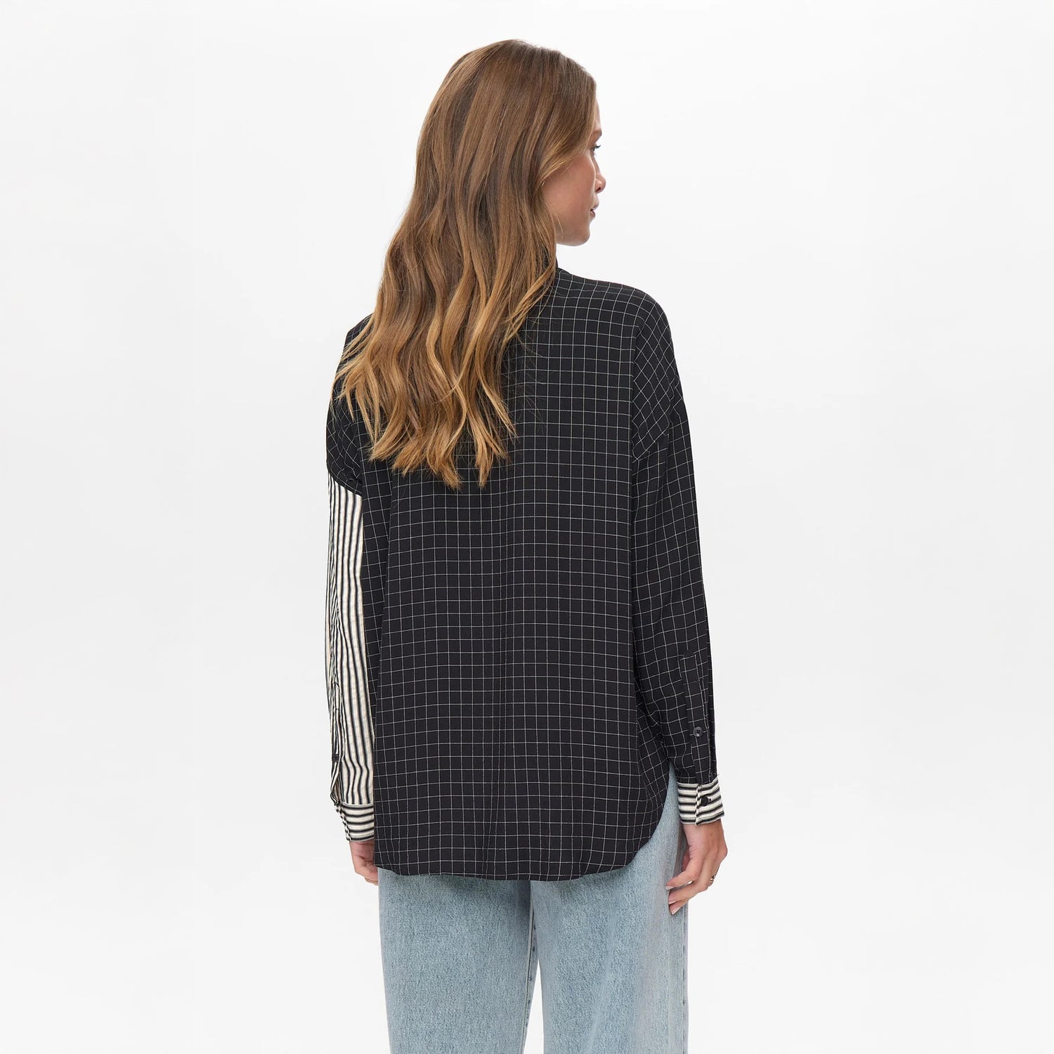 Numiso Shirt - Caviar