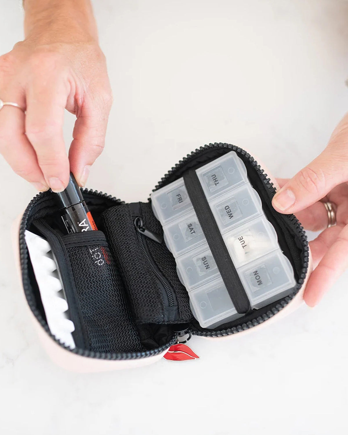 Pill Pall Wallet - Blush