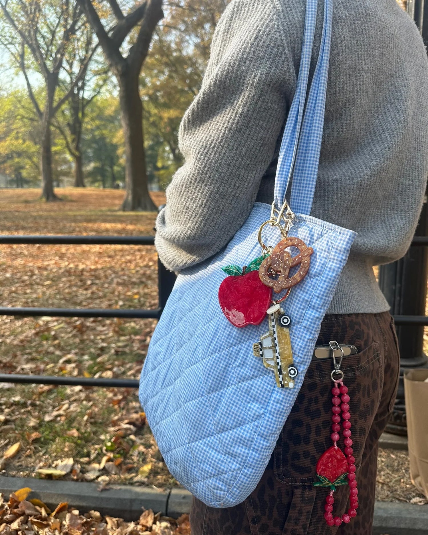 Pretzel Keyring - Brown