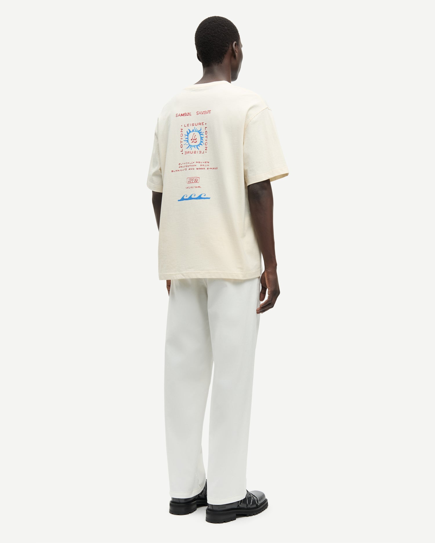 Sagergei T-Shirt - Neutral Leisure