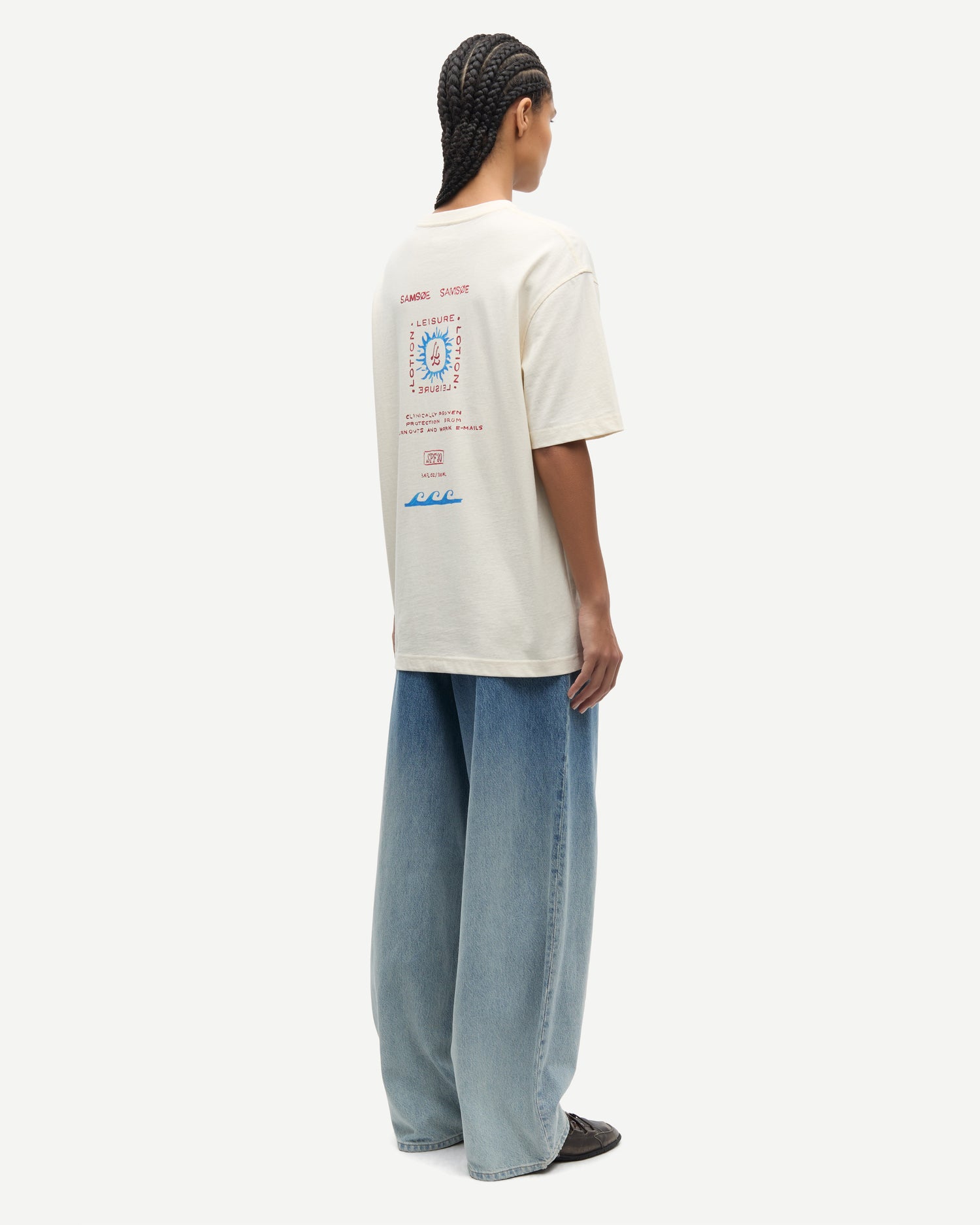 Sagergei T-Shirt - Neutral Leisure