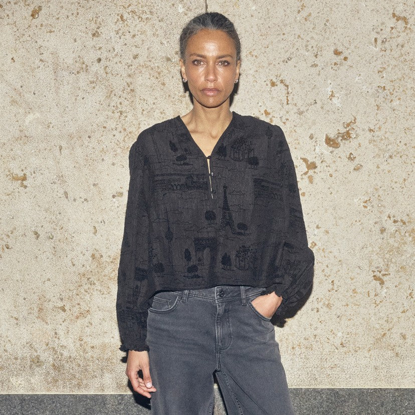 Tazzin Tale Light Blouse - Black
