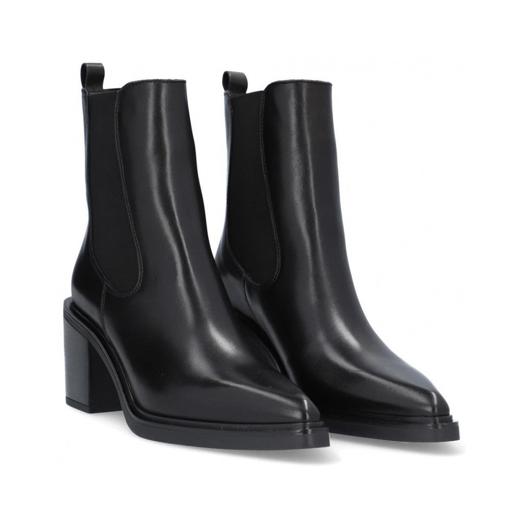 Naomi Pointed Heeled Leather Boot - Negro