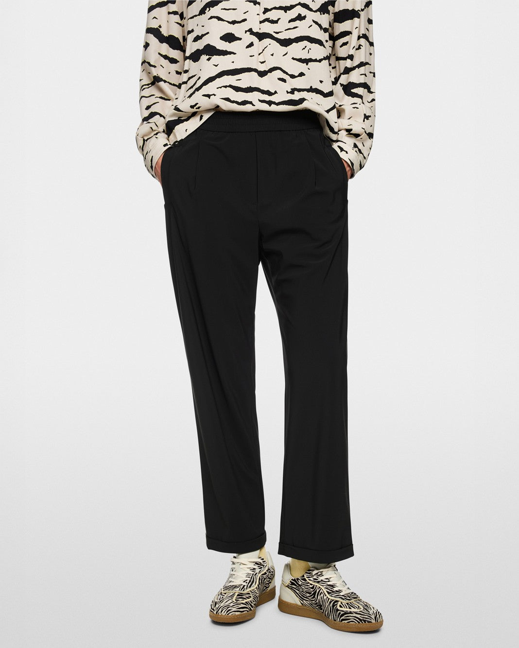 Black Relaxed Trouser - Black