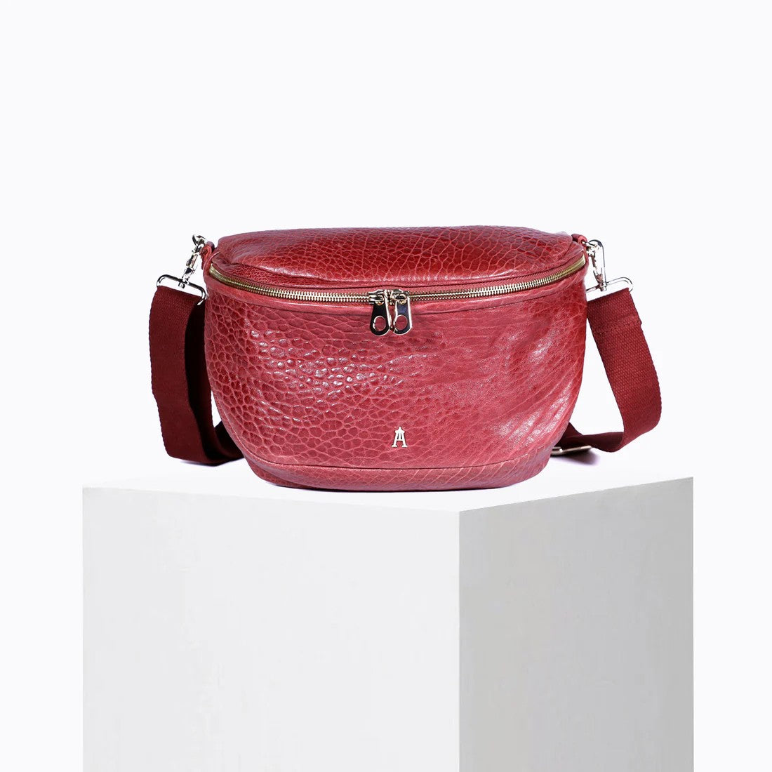 Big Banane Crossbody Bag - Red