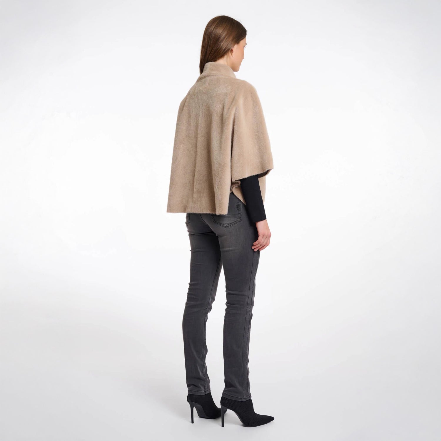 Dewi Faux Fur Cape - Oat
