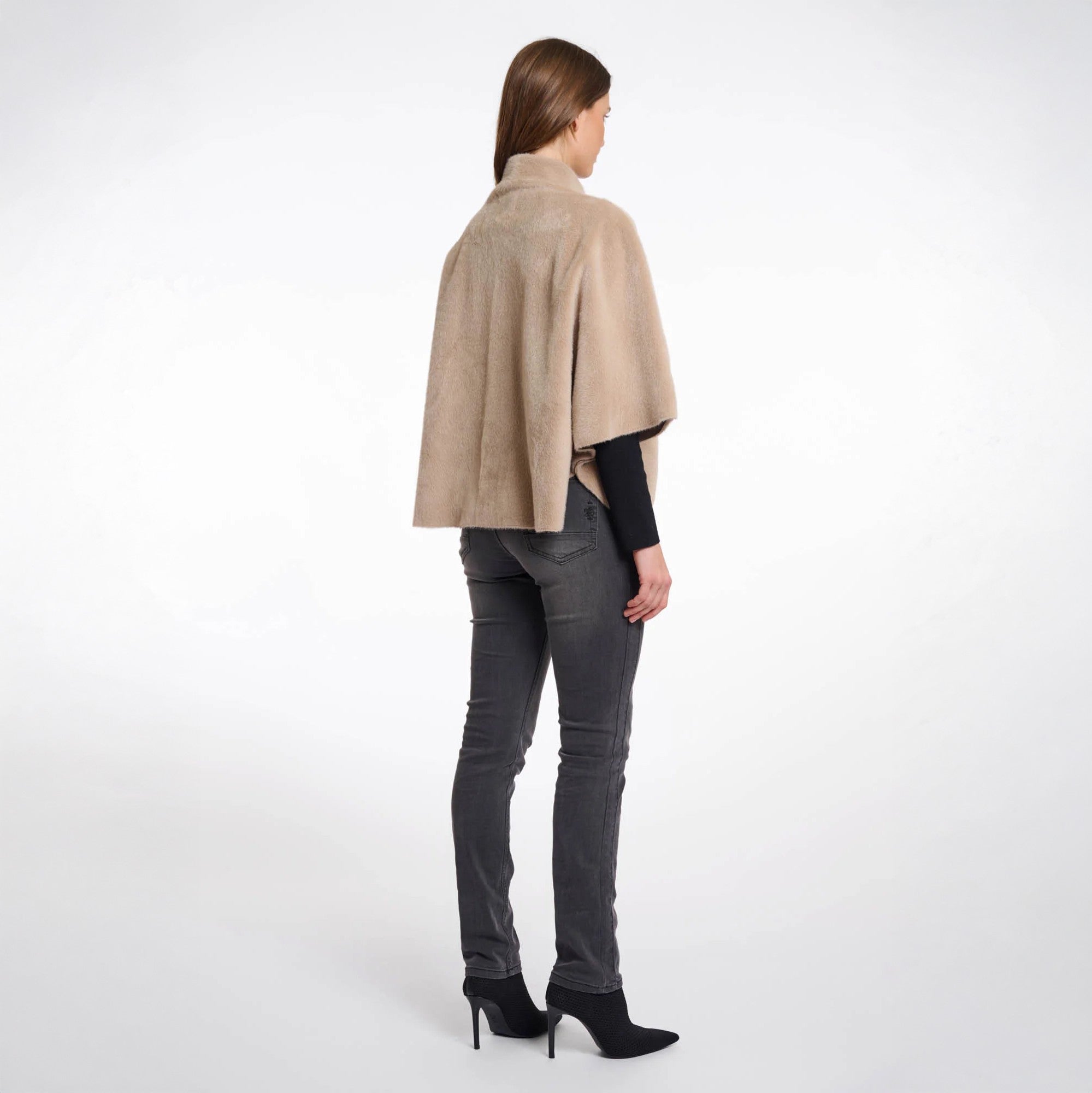 Dewi Faux Fur Cape - Oat