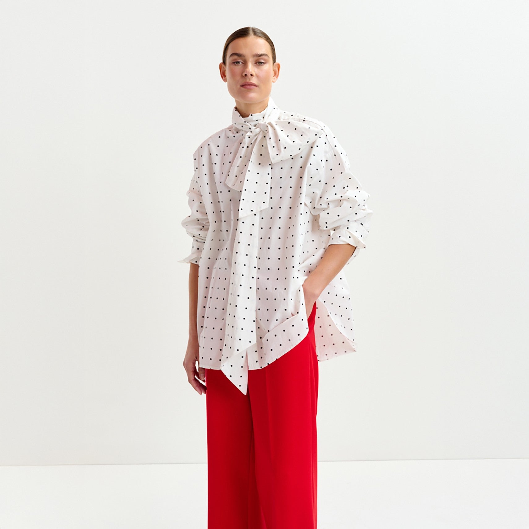 Imoverit Pussy Bow Tie Shirt - Combo Off White