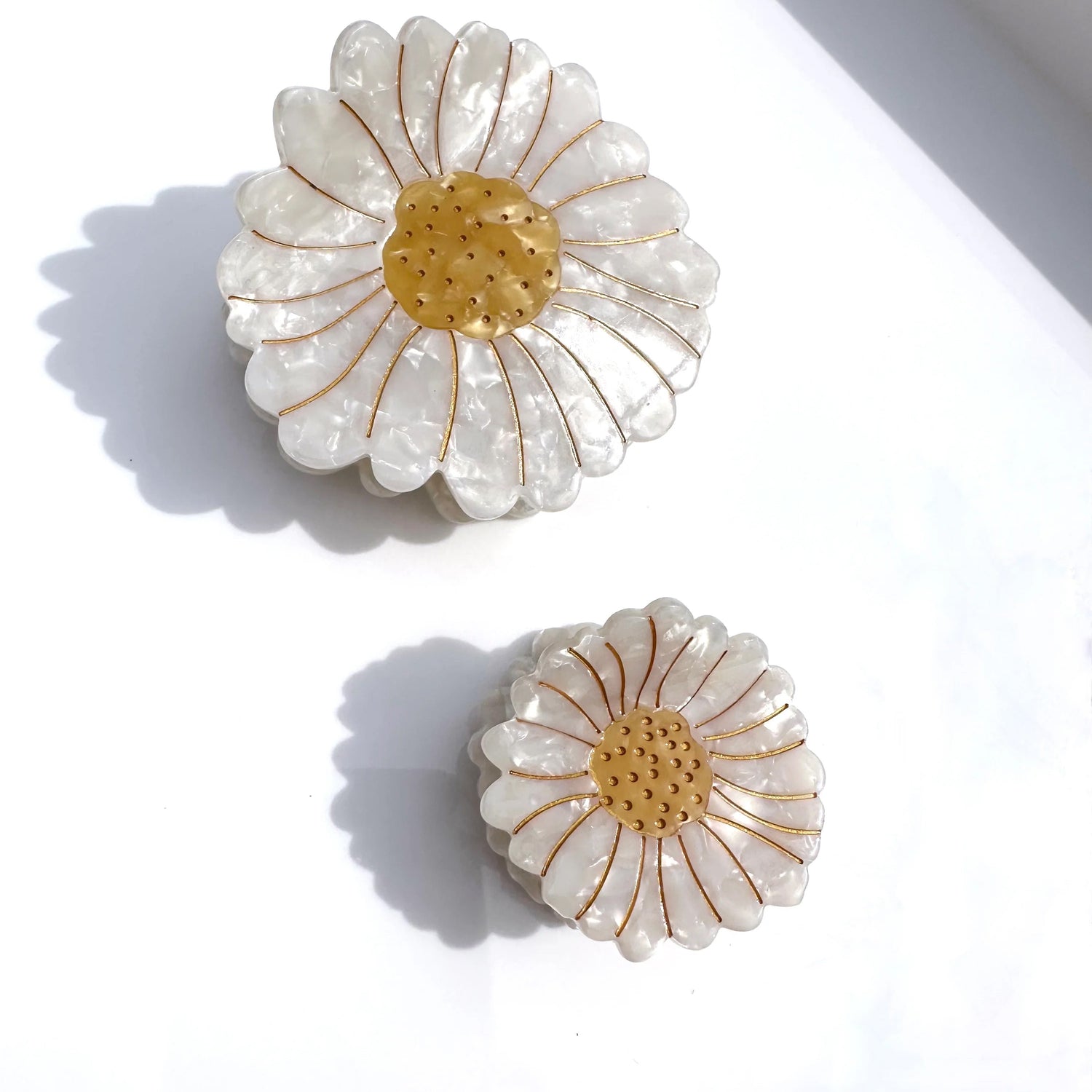 Hand-Painted Mini Daisy Claw Hair Clip - Daisy