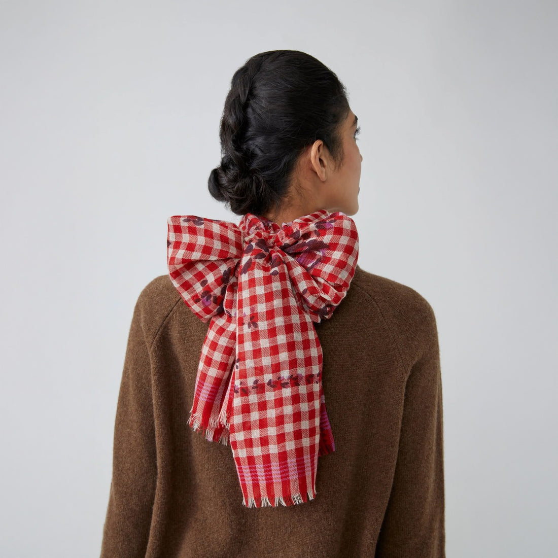No.693 - Wool Scarf - Flowers Lipstick