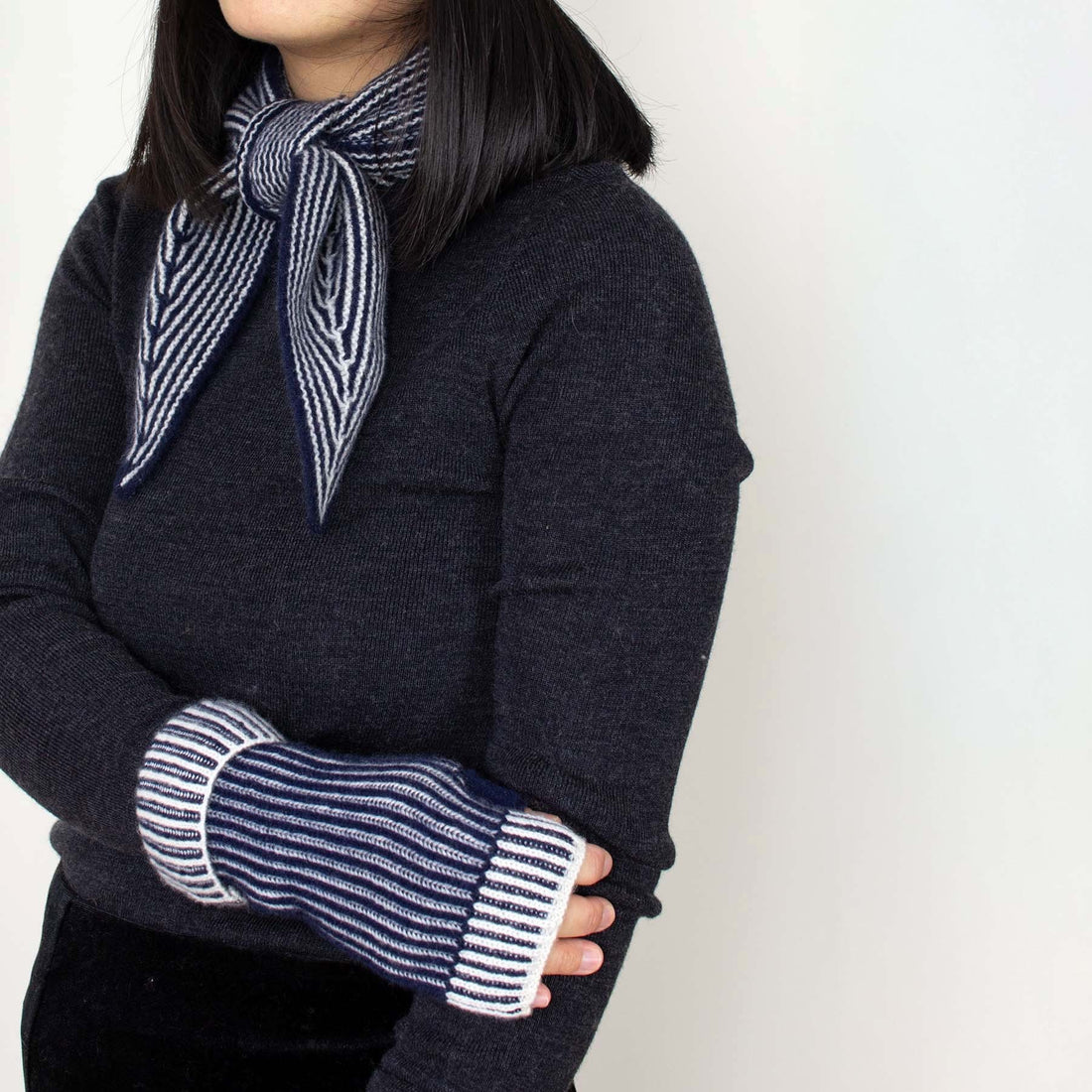 Ribbed Glove - Navy